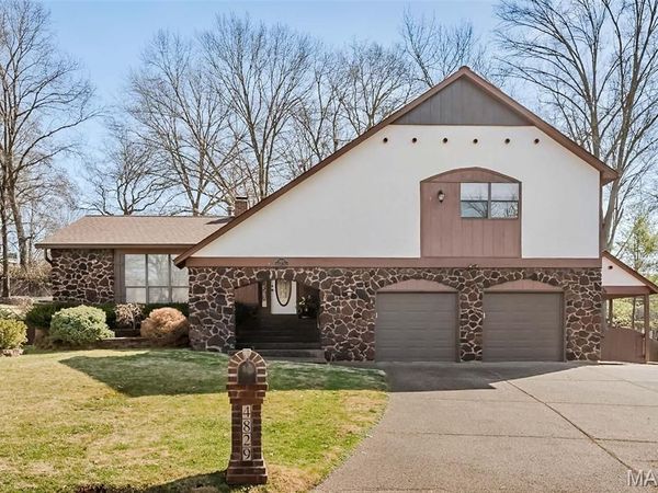 4829 Gatesbury Drive, St Louis, MO 63128