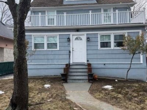 118 Forest Avenue, Glen Cove, NY 11542