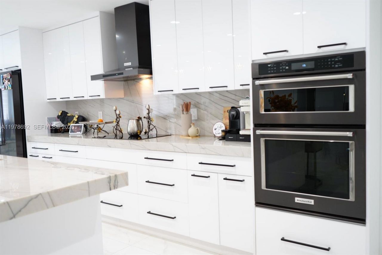 9351 SW 88th Ter , Miami, FL 33176 Photo