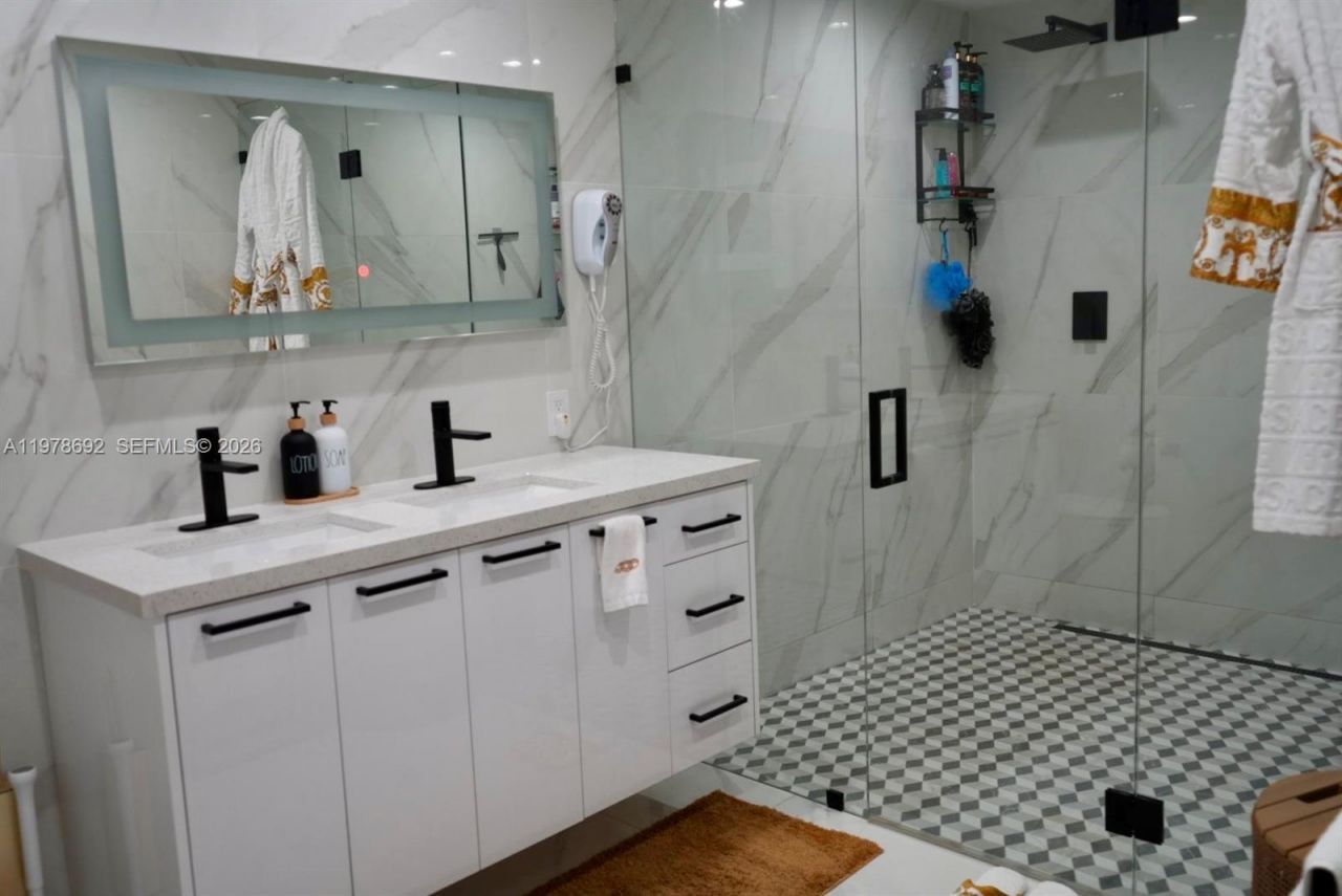 9351 SW 88th Ter , Miami, FL 33176 Photo