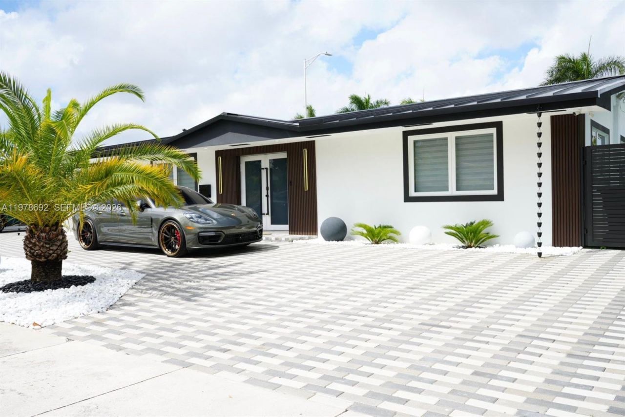 9351 SW 88th Ter , Miami, FL 33176 Photo