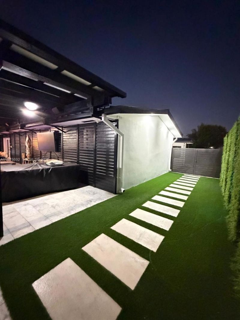 9351 SW 88th Ter , Miami, FL 33176 Photo