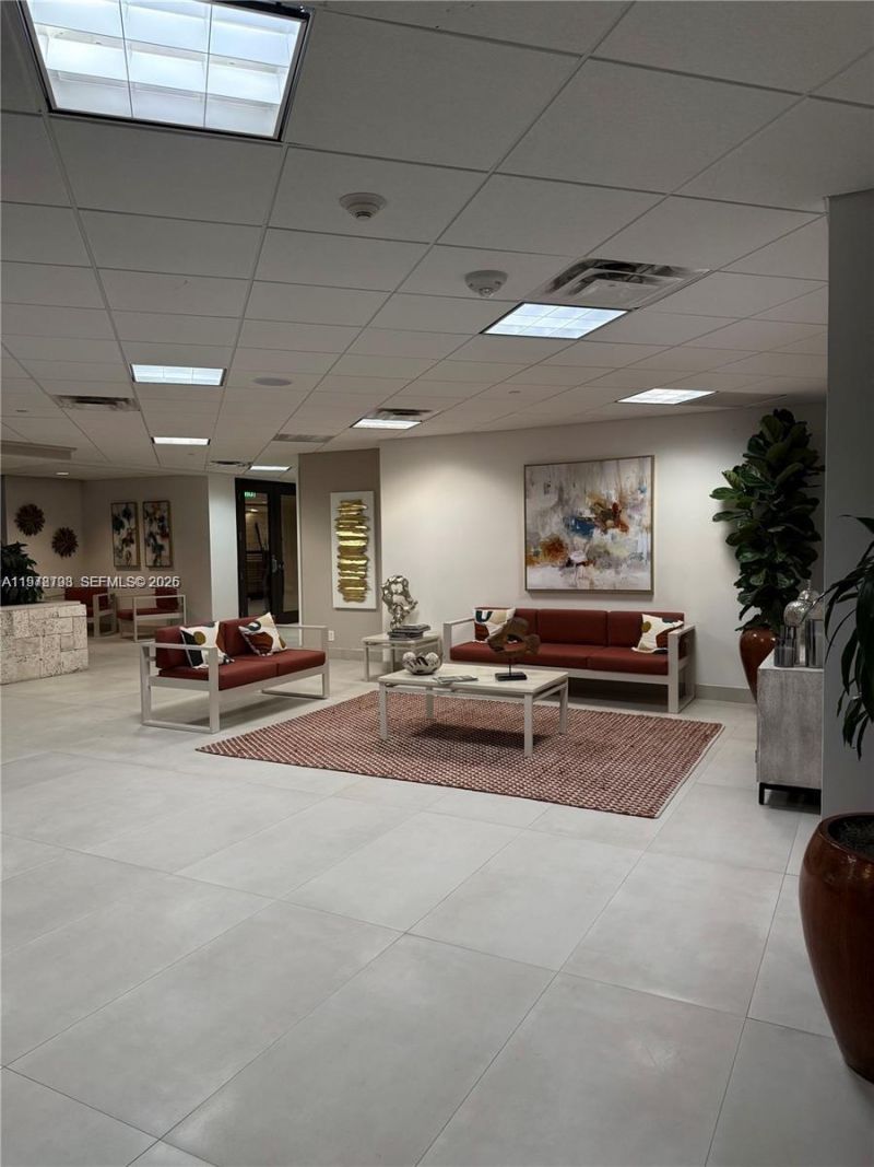 2555 Collins Ave , Unit 506, Miami Beach, FL 33140 Photo