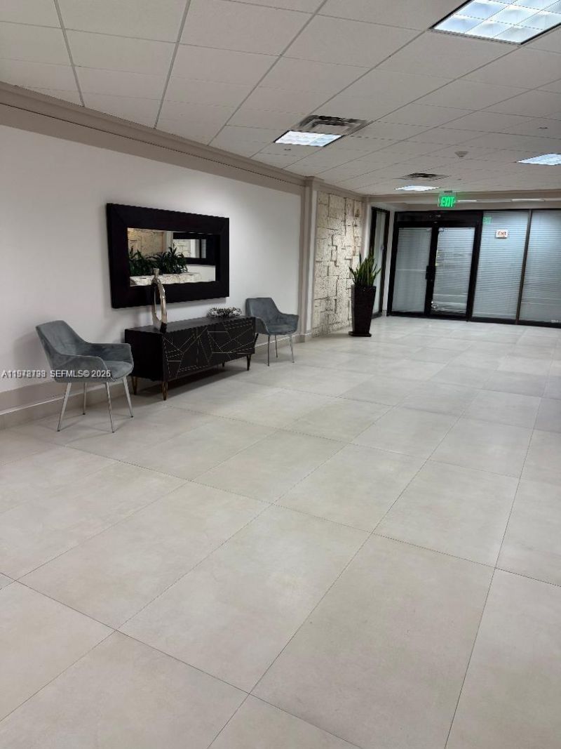 2555 Collins Ave , Unit 506, Miami Beach, FL 33140 Photo