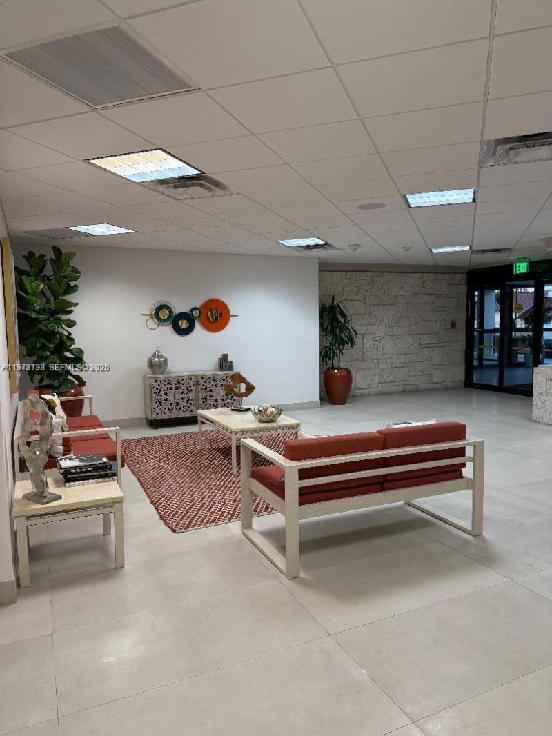 2555 Collins Ave , Unit 506, Miami Beach, FL 33140 Photo