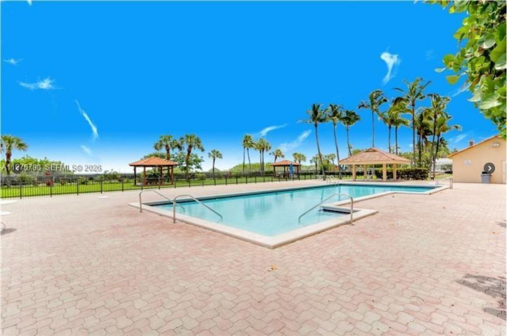 2555 Collins Ave , Unit 506, Miami Beach, FL 33140 Photo