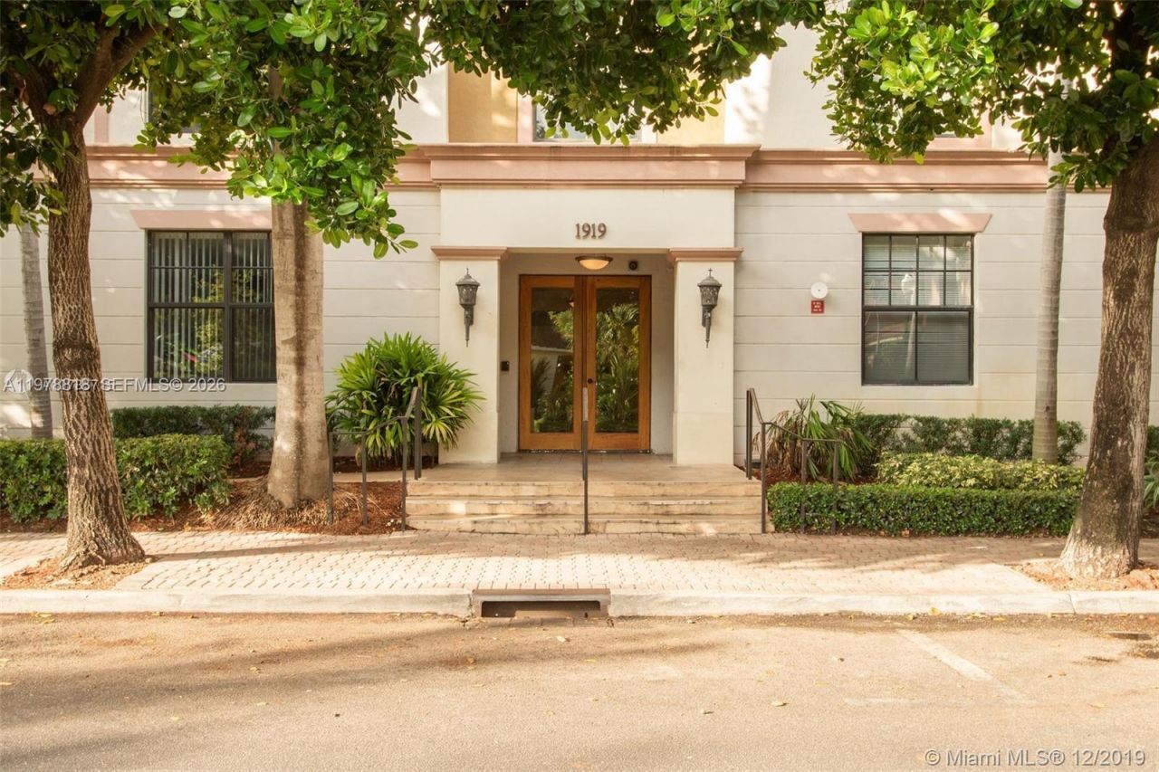 1919 Van Buren St, Unit 613A, Hollywood, FL 33020 Photo