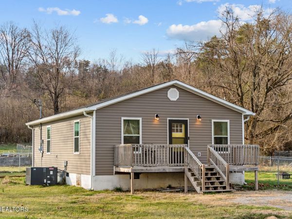 233 Hebbertsburg Rd, Crab Orchard, TN 37723