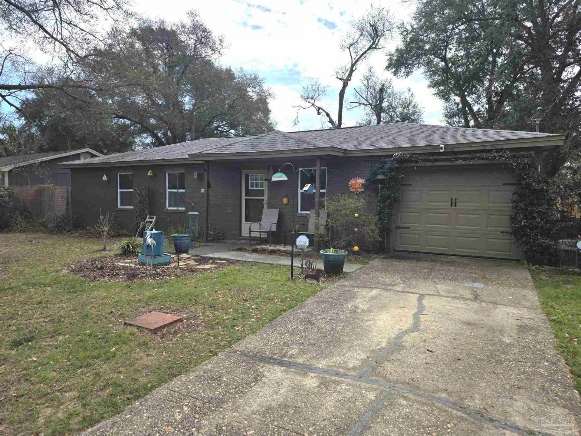 209 Marine Dr, Pensacola, FL 32507 Main Photo