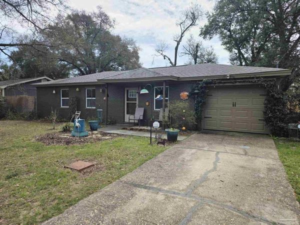 209 Marine Dr, Pensacola, FL 32507