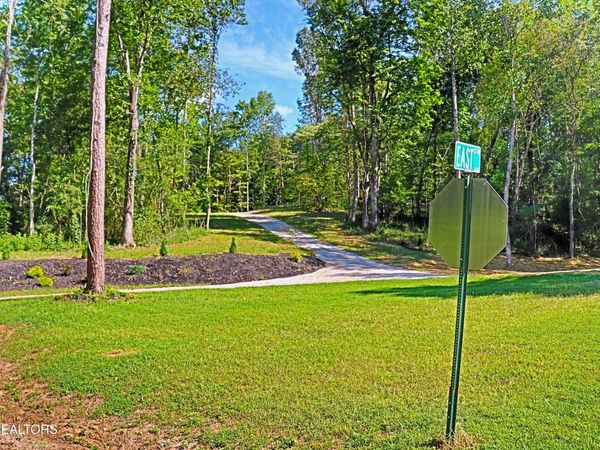 1700 Bluff Rd, Harriman, TN 37748