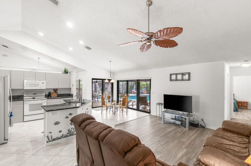 6016 Sunberry Circle, Boynton Beach, FL 33437 Photo