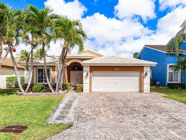 4797 NW 7th Place, Deerfield Beach, FL 33442