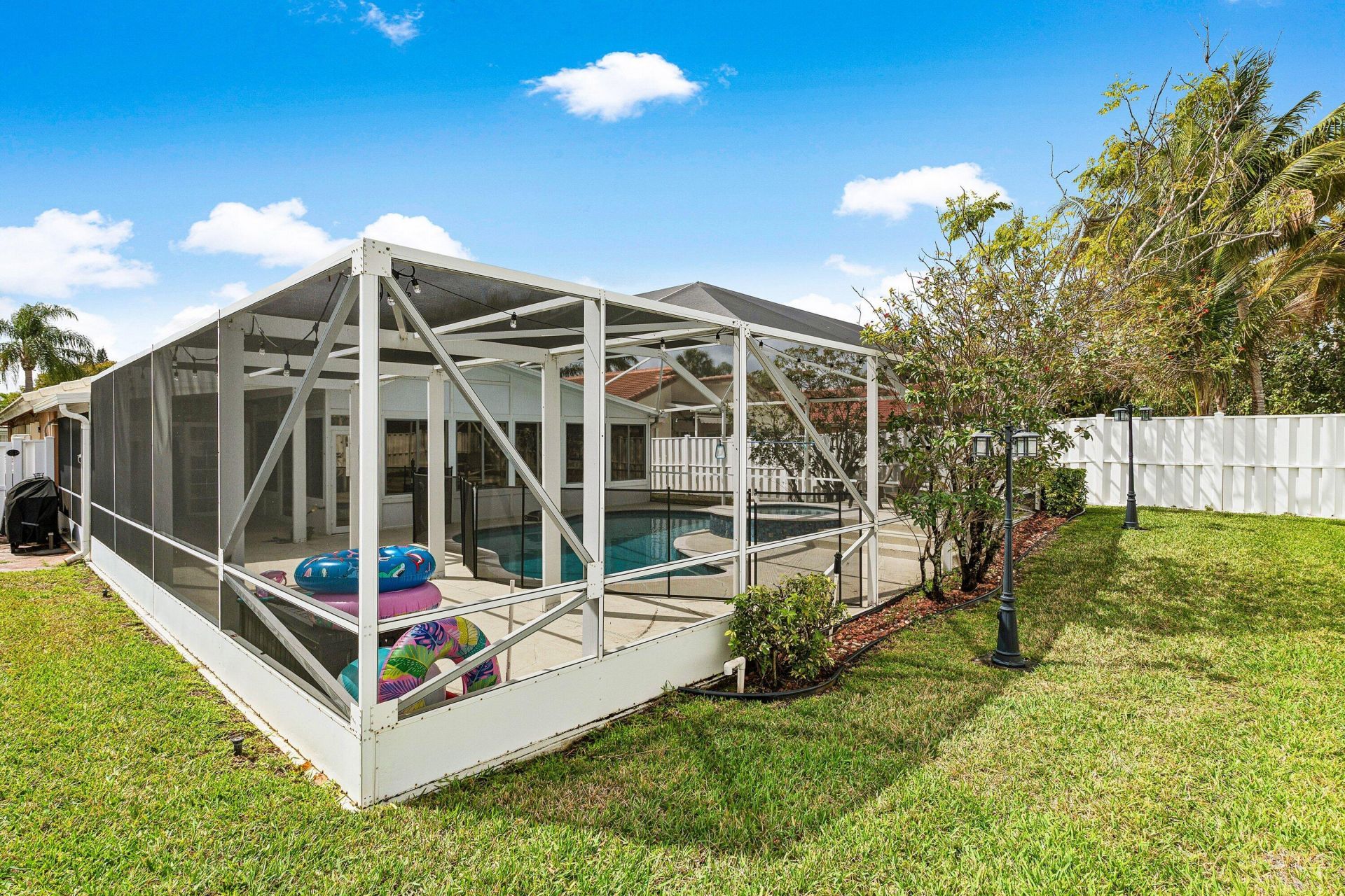 4797 NW 7th Place, Deerfield Beach, FL 33442 Photo