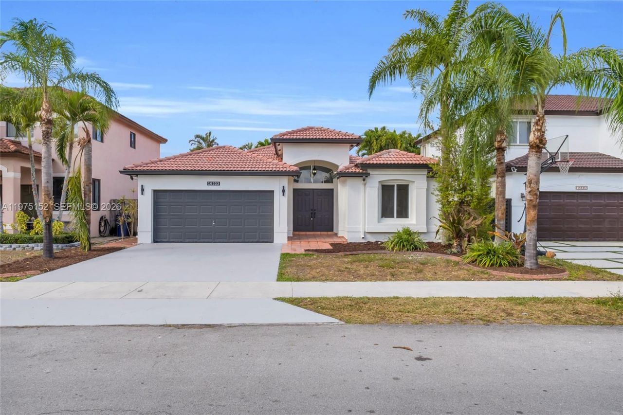 16333 SW 68th Ter, Miami, FL 33193 Photo