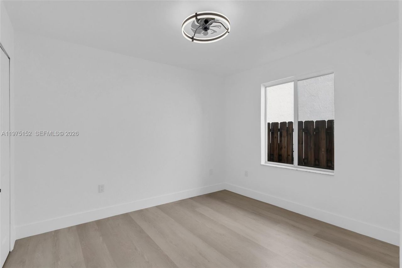 16333 SW 68th Ter, Miami, FL 33193 Photo