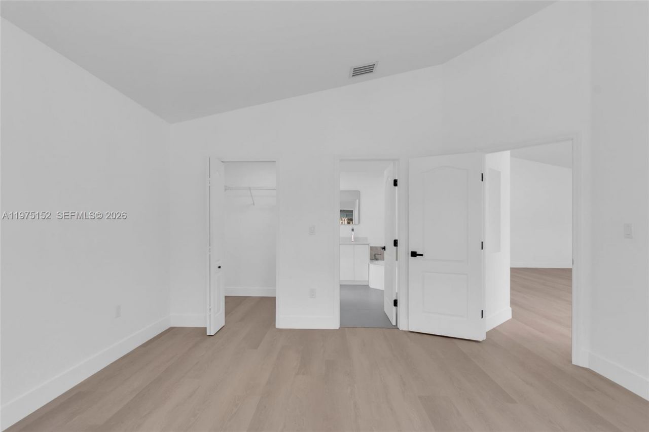 16333 SW 68th Ter, Miami, FL 33193 Photo