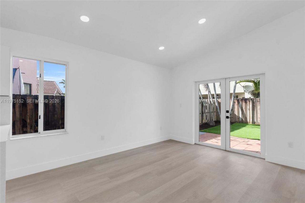 16333 SW 68th Ter, Miami, FL 33193 Photo