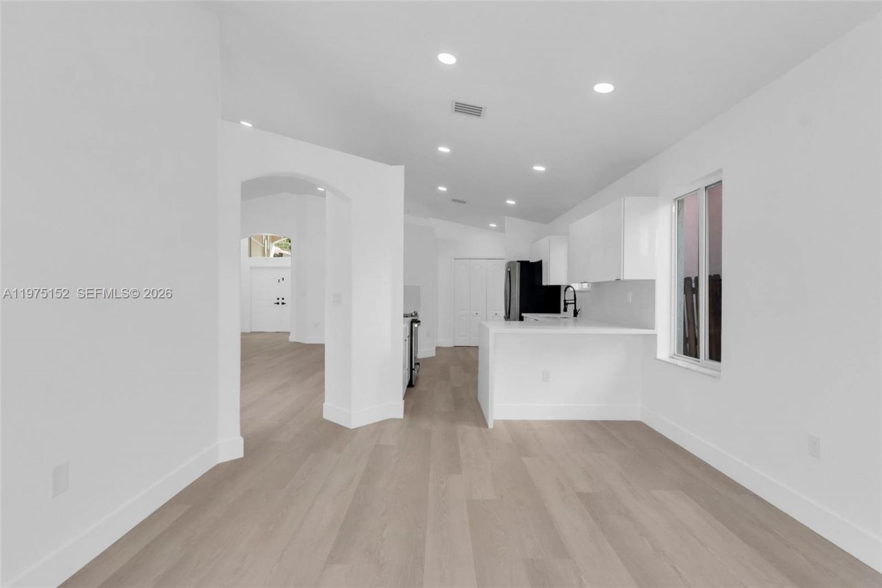 16333 SW 68th Ter, Miami, FL 33193 Photo