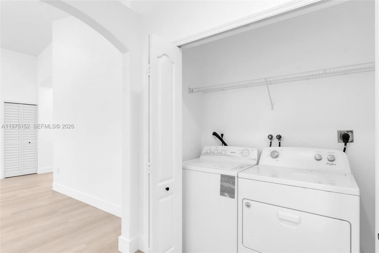 16333 SW 68th Ter, Miami, FL 33193 Photo