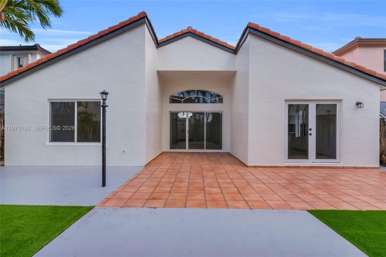 16333 SW 68th Ter, Miami, FL 33193 Photo