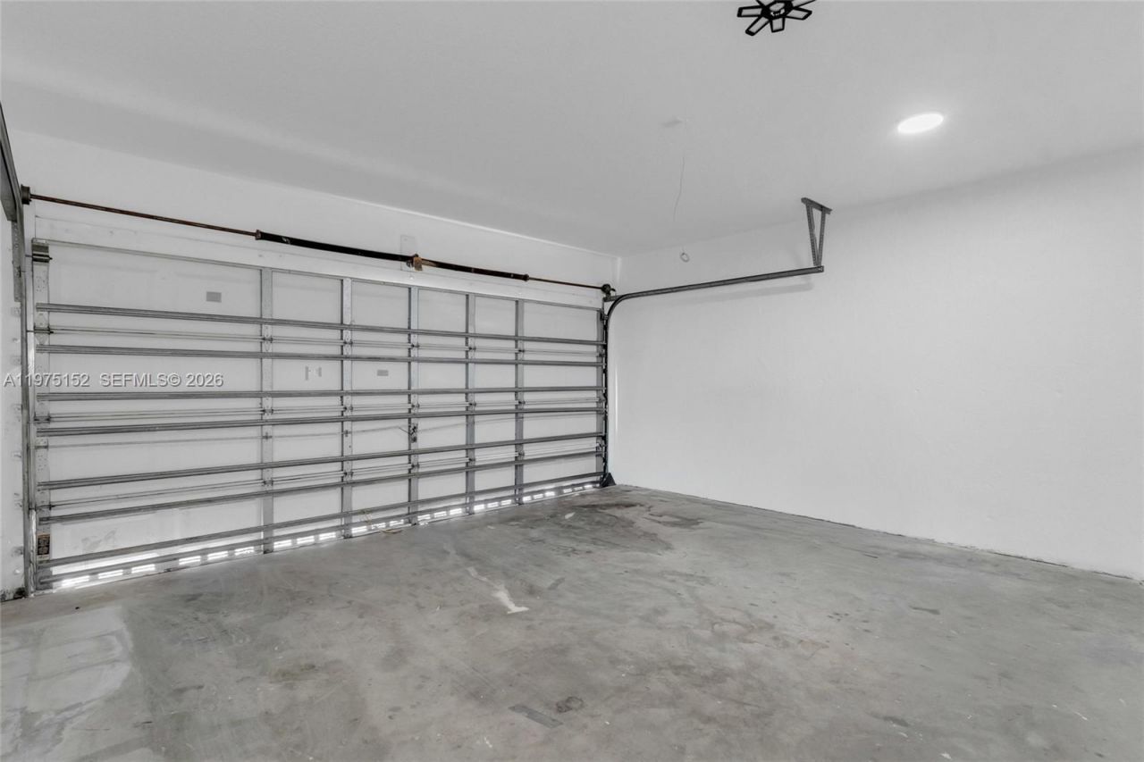 16333 SW 68th Ter, Miami, FL 33193 Photo