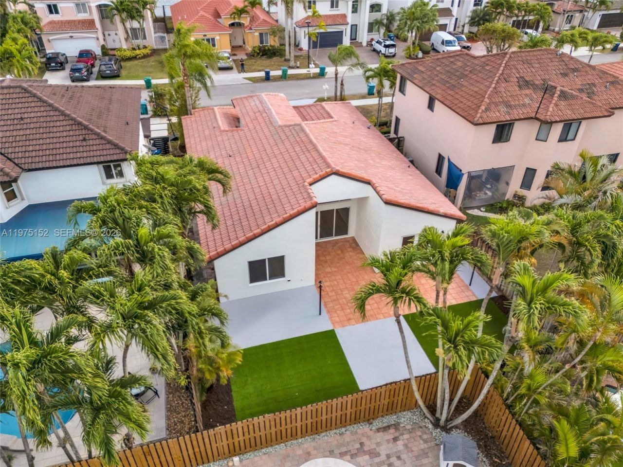 16333 SW 68th Ter, Miami, FL 33193 Photo