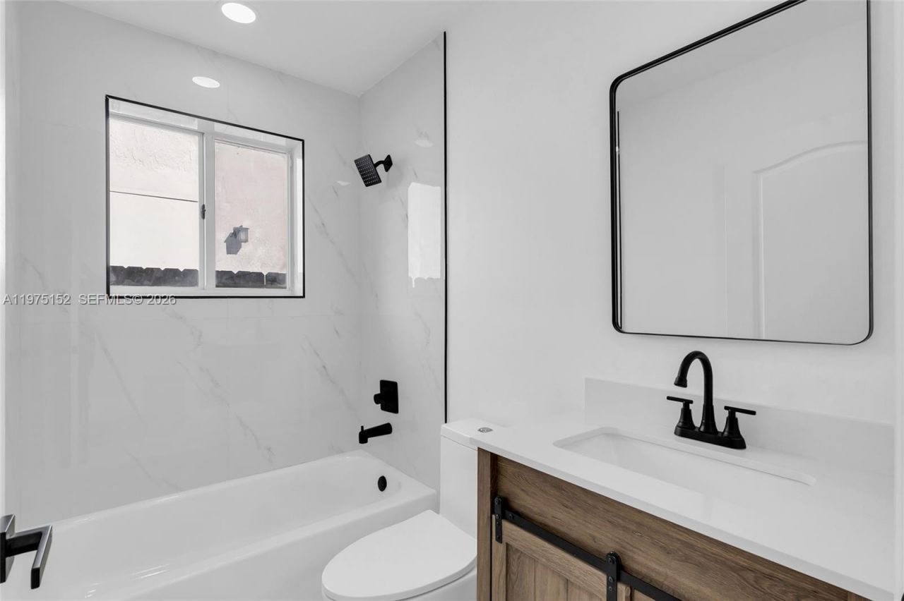 16333 SW 68th Ter, Miami, FL 33193 Photo