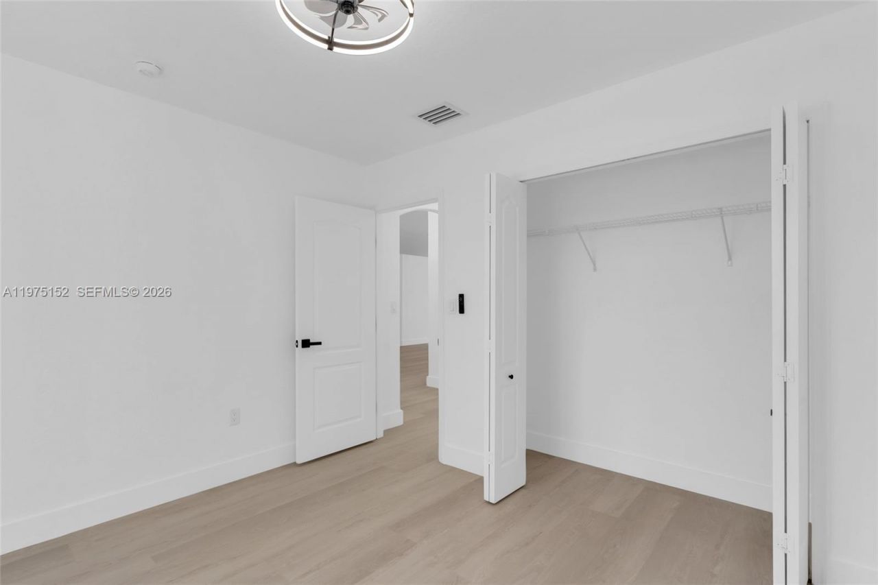 16333 SW 68th Ter, Miami, FL 33193 Photo