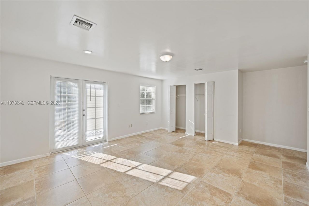 819 SW 7th Ave , Fort Lauderdale, FL 33315 Photo