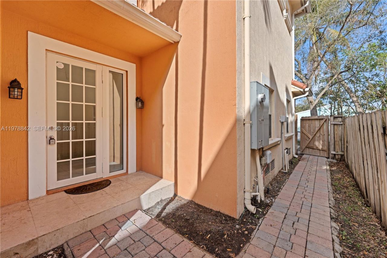 819 SW 7th Ave , Fort Lauderdale, FL 33315 Photo