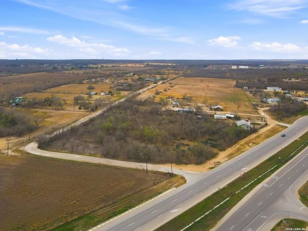 4988 S loop 1604 E, Elmendorf, TX 78112