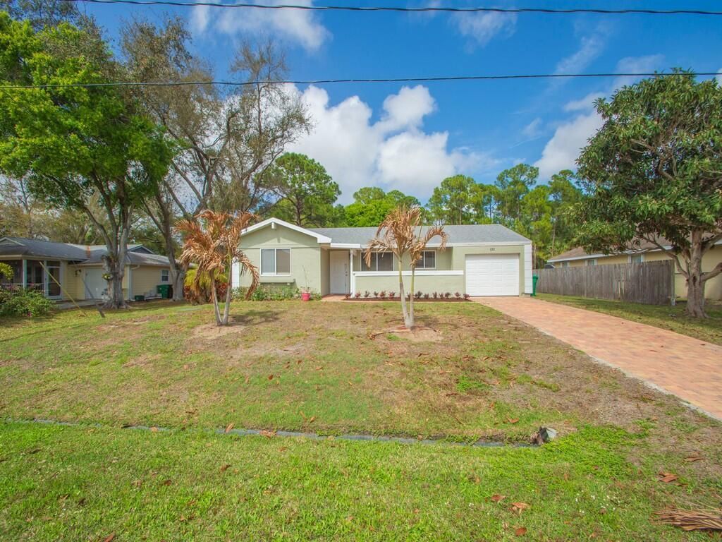 2317 SE Gillette Avenue, Port Saint Lucie, FL 34952 Photo