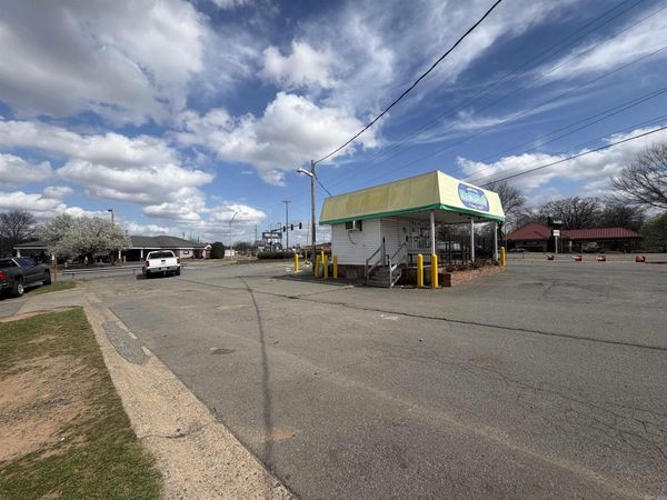 3621 Camp Robinson Rd, North Little Rock, AR 72118