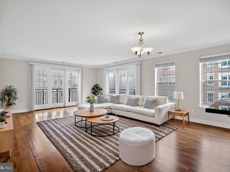 800 Admirals Way, Unit 1836, Philadelphia, PA 19146 Main Photo