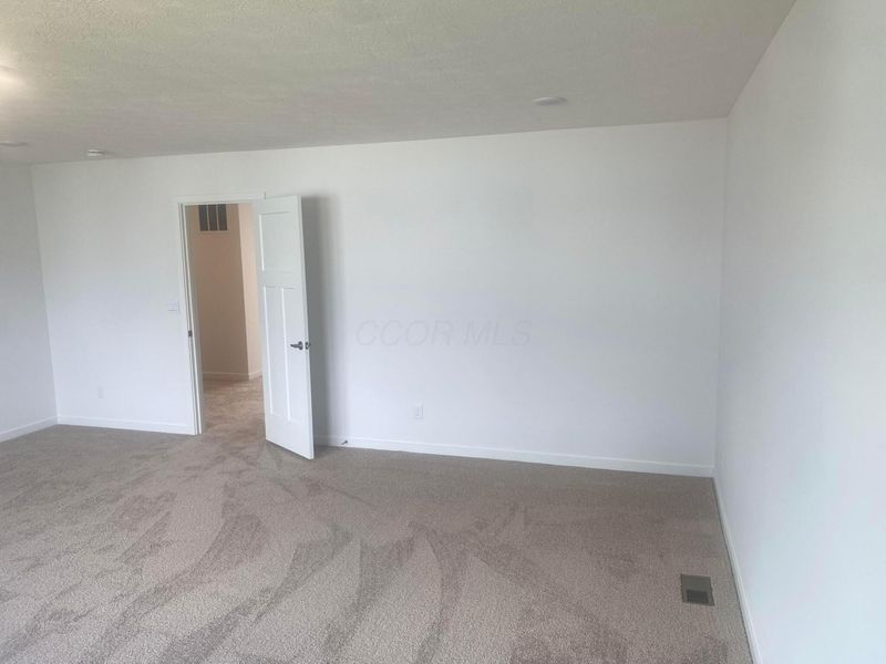 472 Creekside Drive, Unit WK055, Commercial Point, OH 43116 Photo 7
