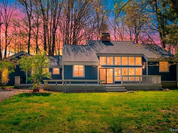 9800 Roberts Road, Iosco Twp, MI 48137