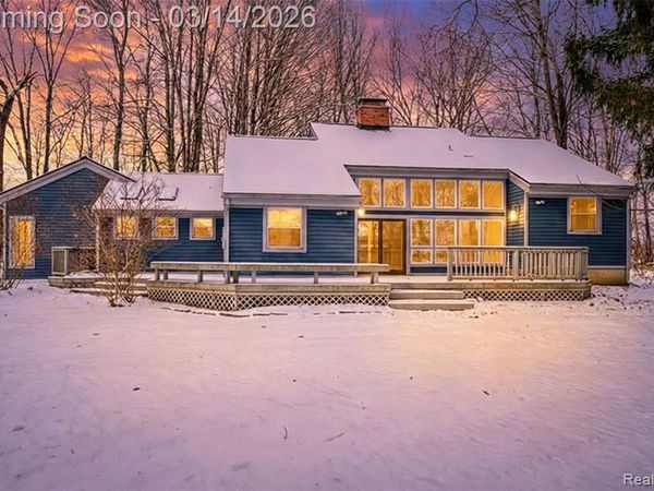 9800 Roberts Road, Iosco Twp, MI 48137