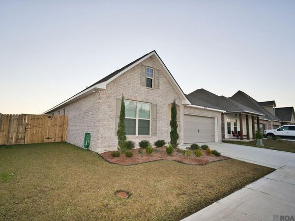 8010 Tall Willow Ave, Baton Rouge, LA 70820