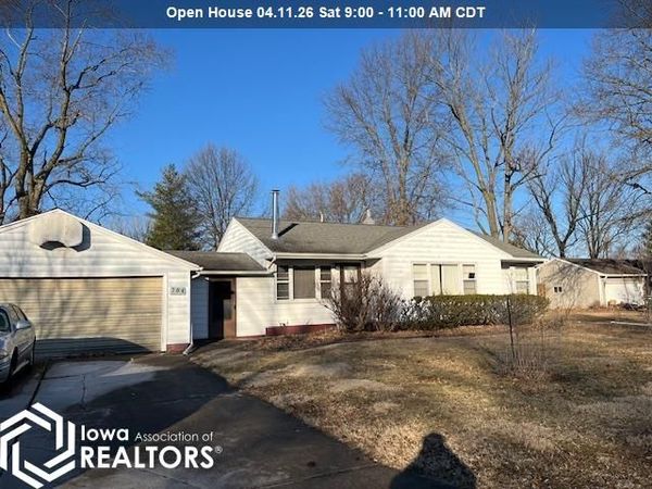 704 S Cromwell Street, Fairfield, IA 52556
