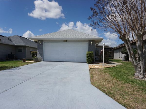 21617 QUEEN ELIZABETH COURT , LEESBURG, FL 34748