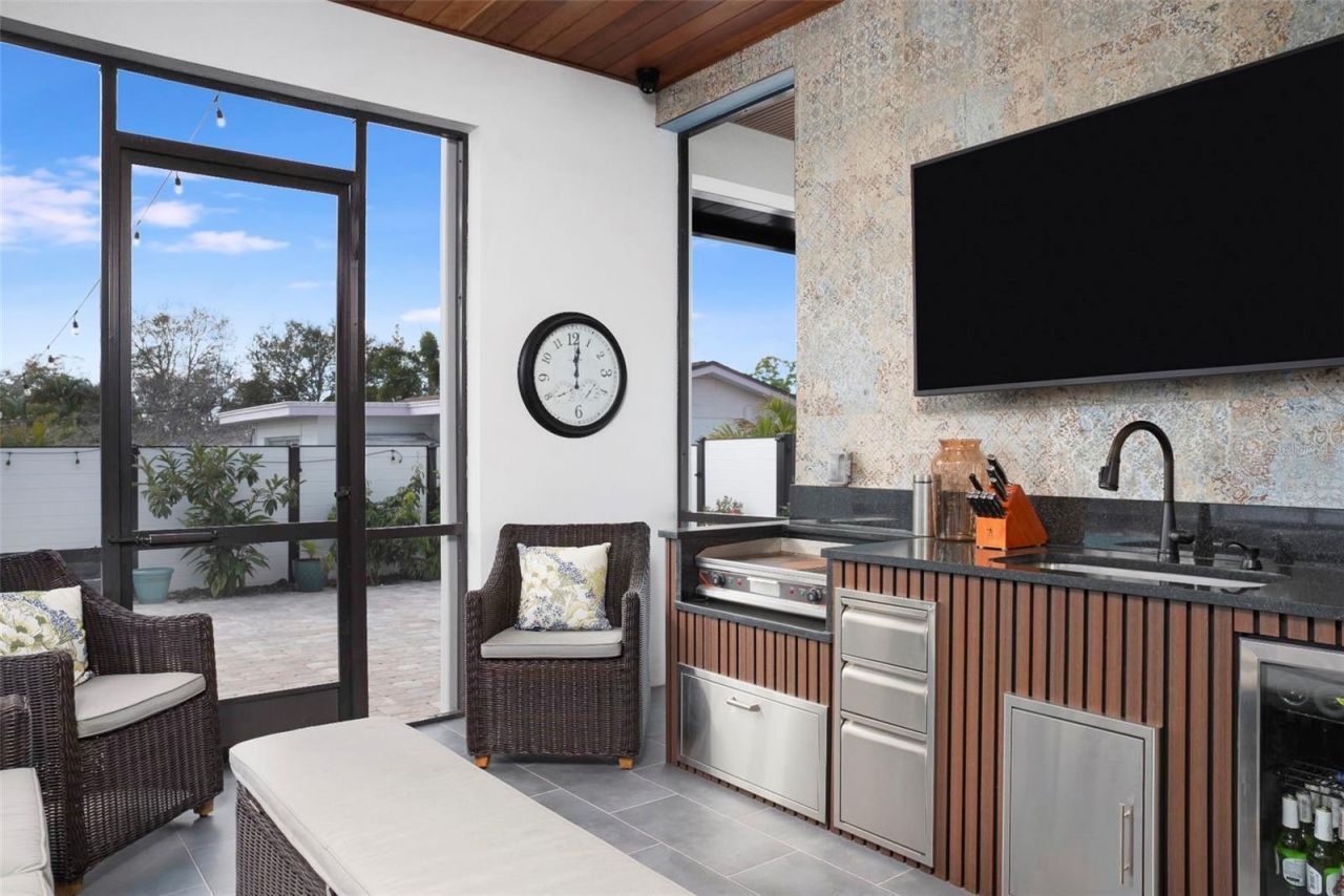 4640 35th Avenue N, Saint Petersburg, FL 33713 Photo