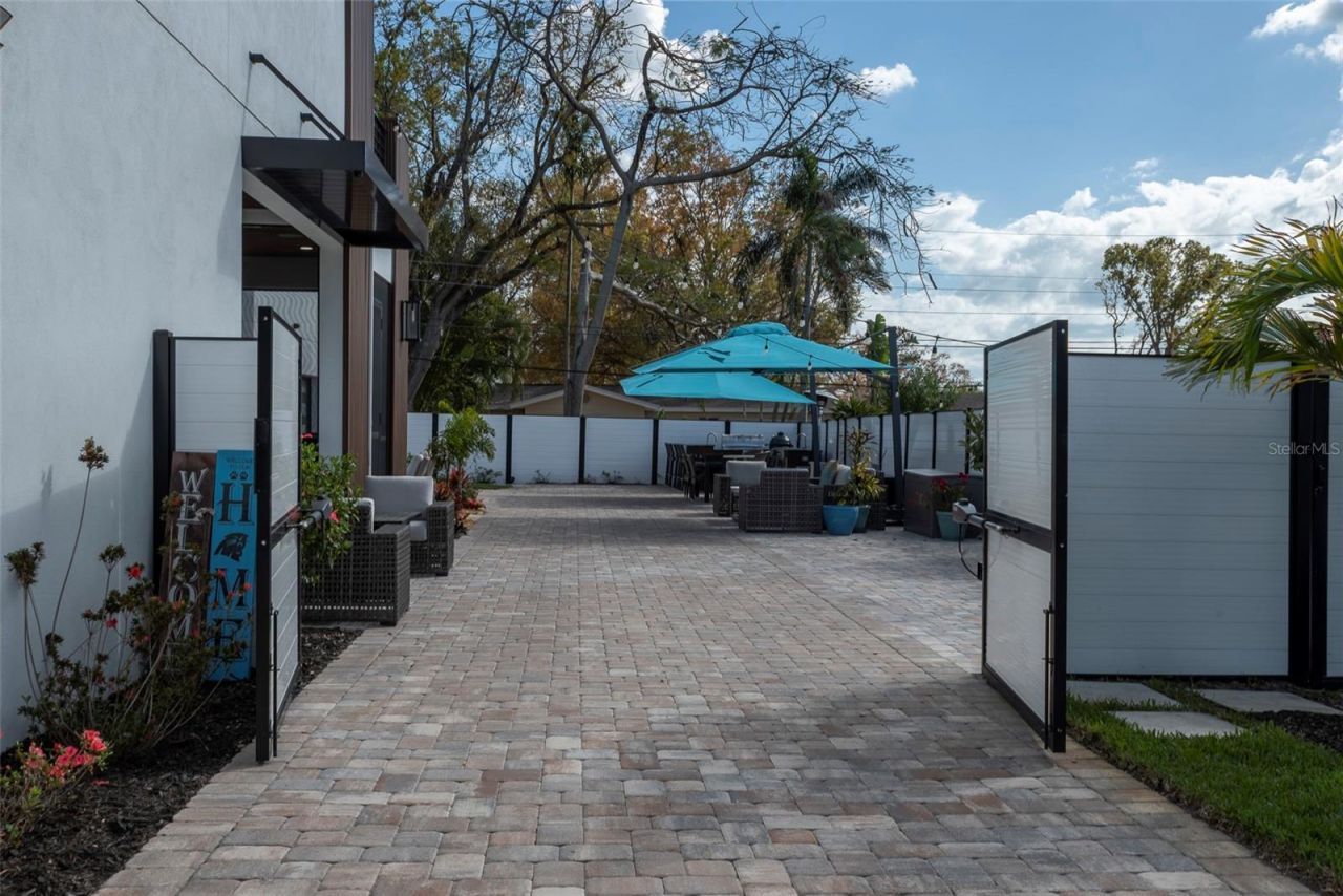 4640 35th Avenue N, Saint Petersburg, FL 33713 Photo