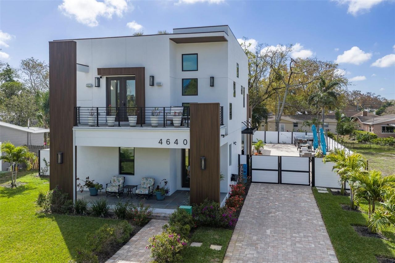 4640 35th Avenue N, Saint Petersburg, FL 33713 Photo