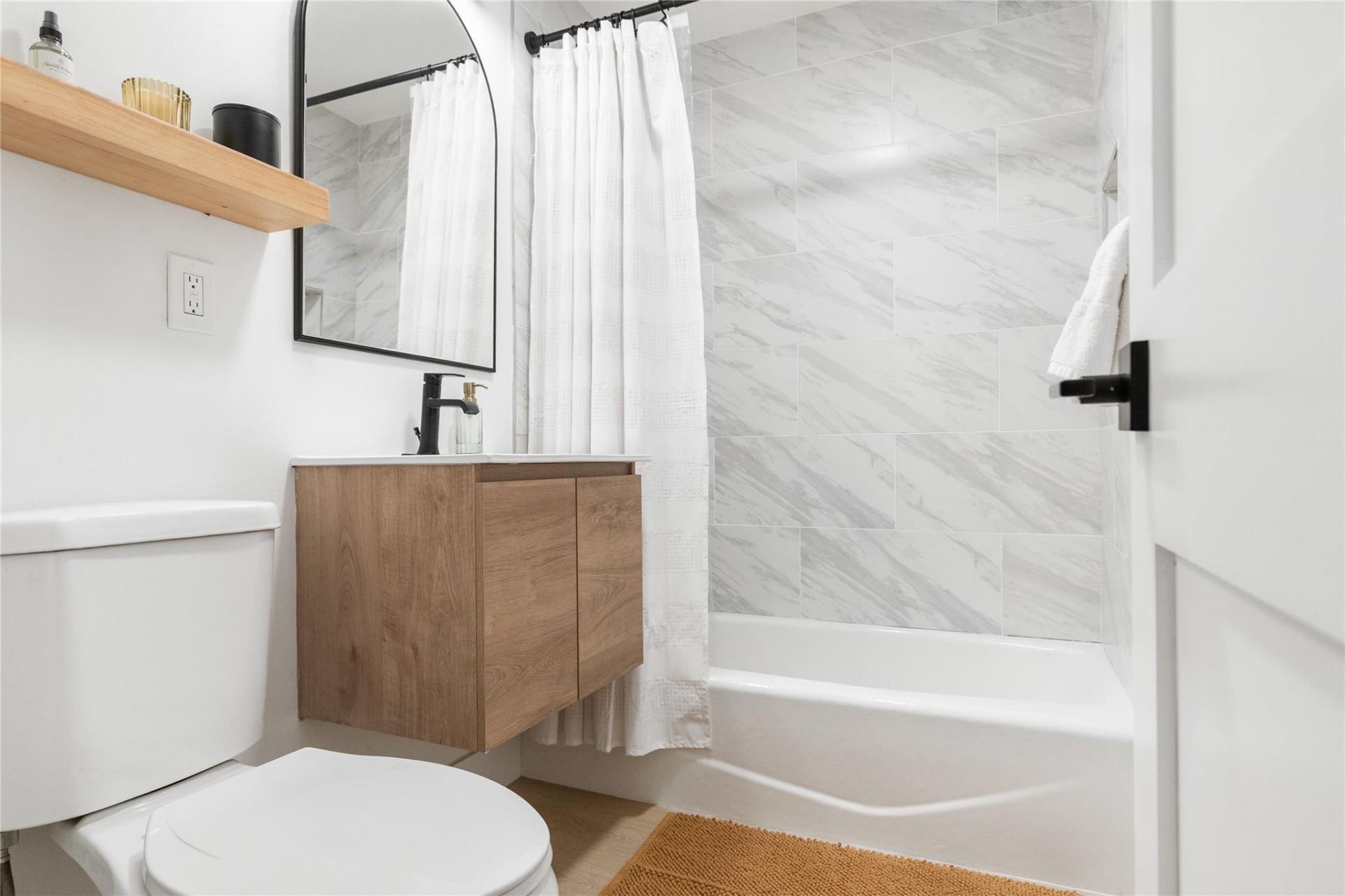 1080 E Country Club Circle, Plantation, FL 33317 Photo