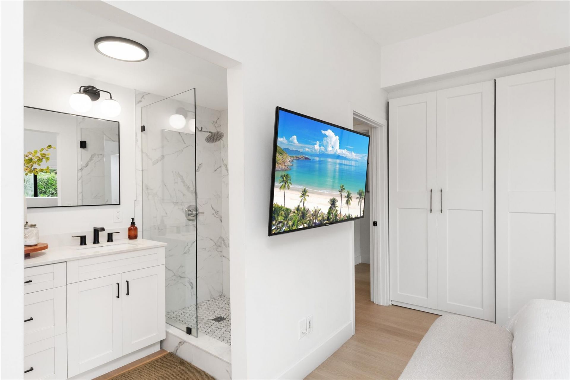 1080 E Country Club Circle, Plantation, FL 33317 Photo