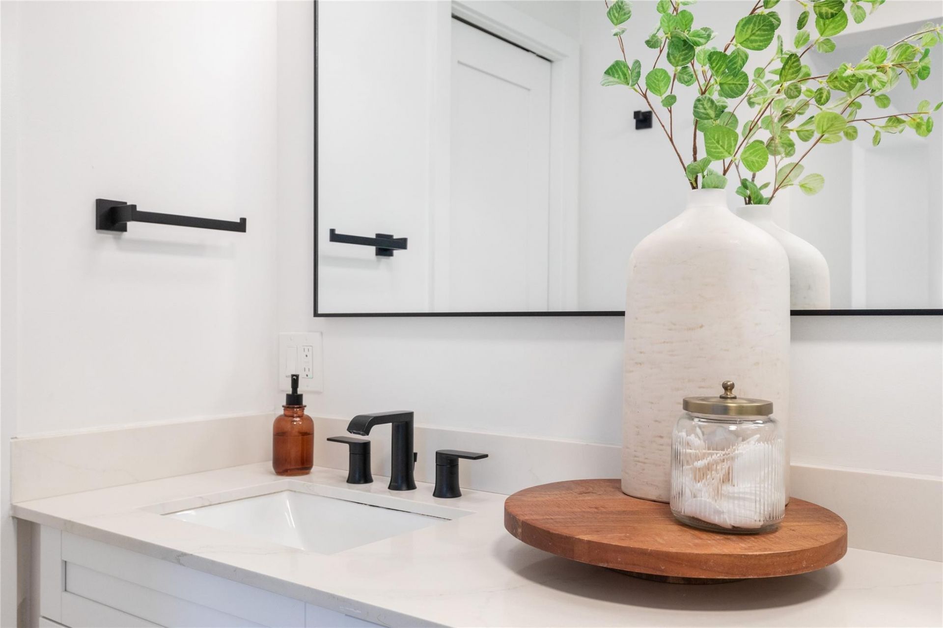 1080 E Country Club Circle, Plantation, FL 33317 Photo