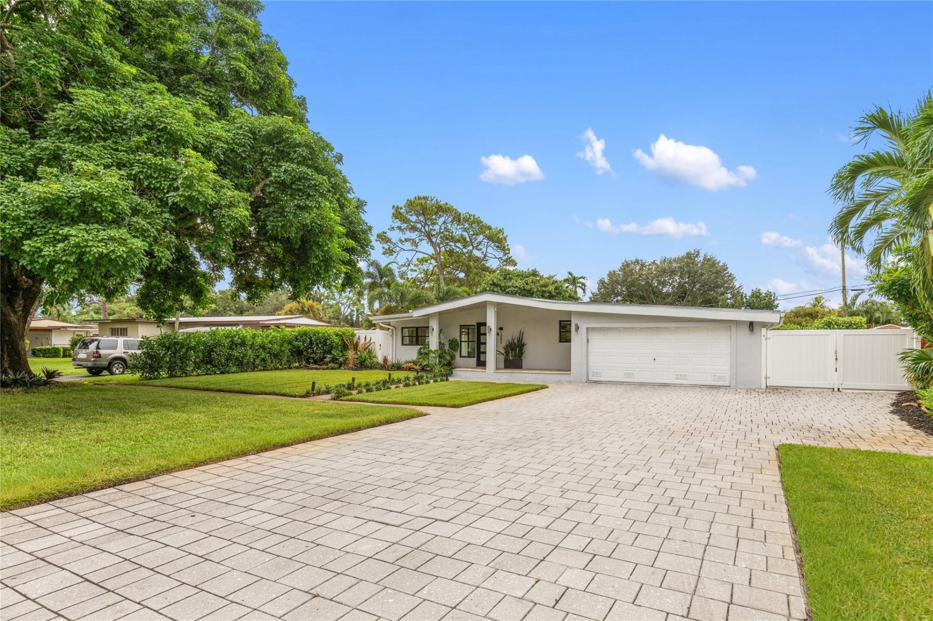 1080 E Country Club Circle, Plantation, FL 33317 Photo