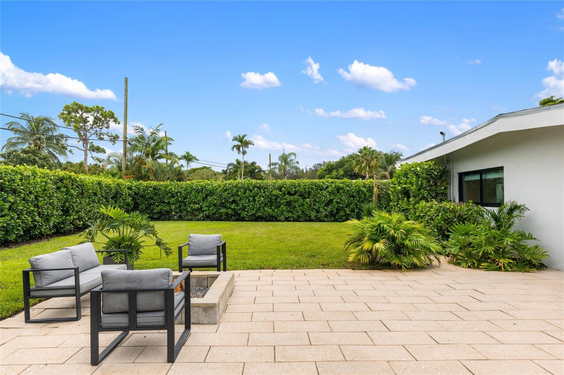 1080 E Country Club Circle, Plantation, FL 33317 Photo