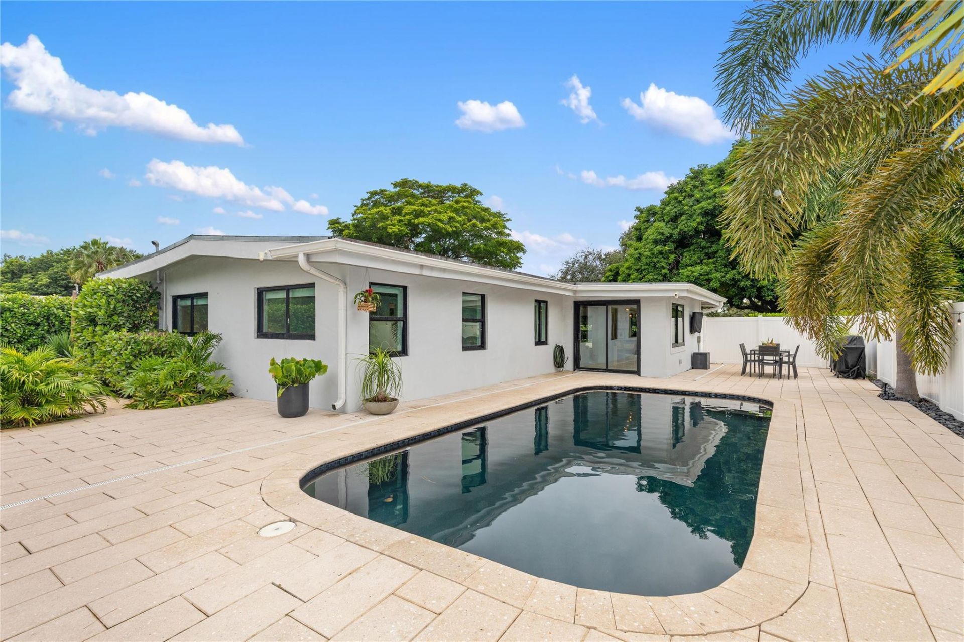 1080 E Country Club Circle, Plantation, FL 33317 Photo